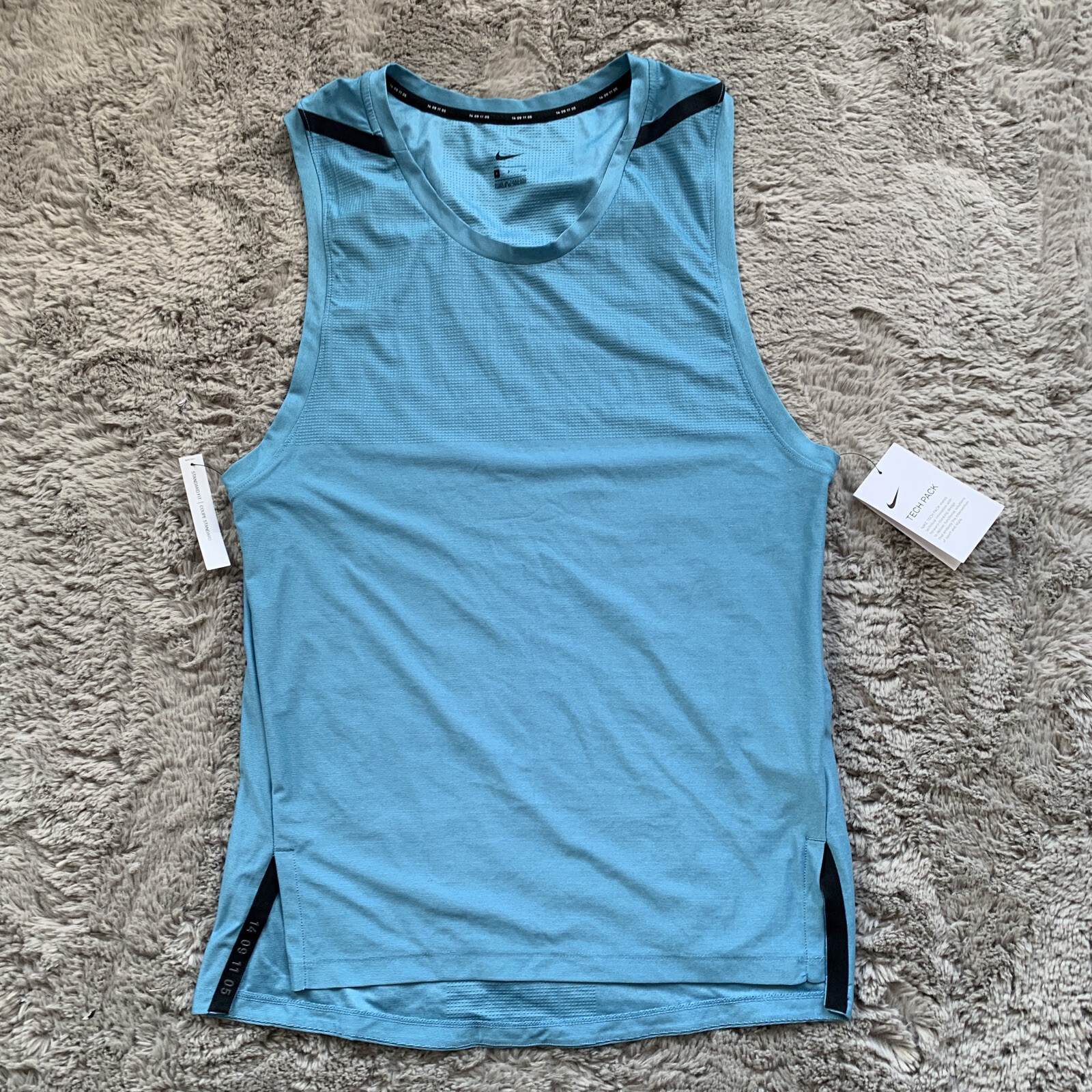 Nike Tech Pack Training Tank Top Mens Small Blue AR0198-496 NEW gallery