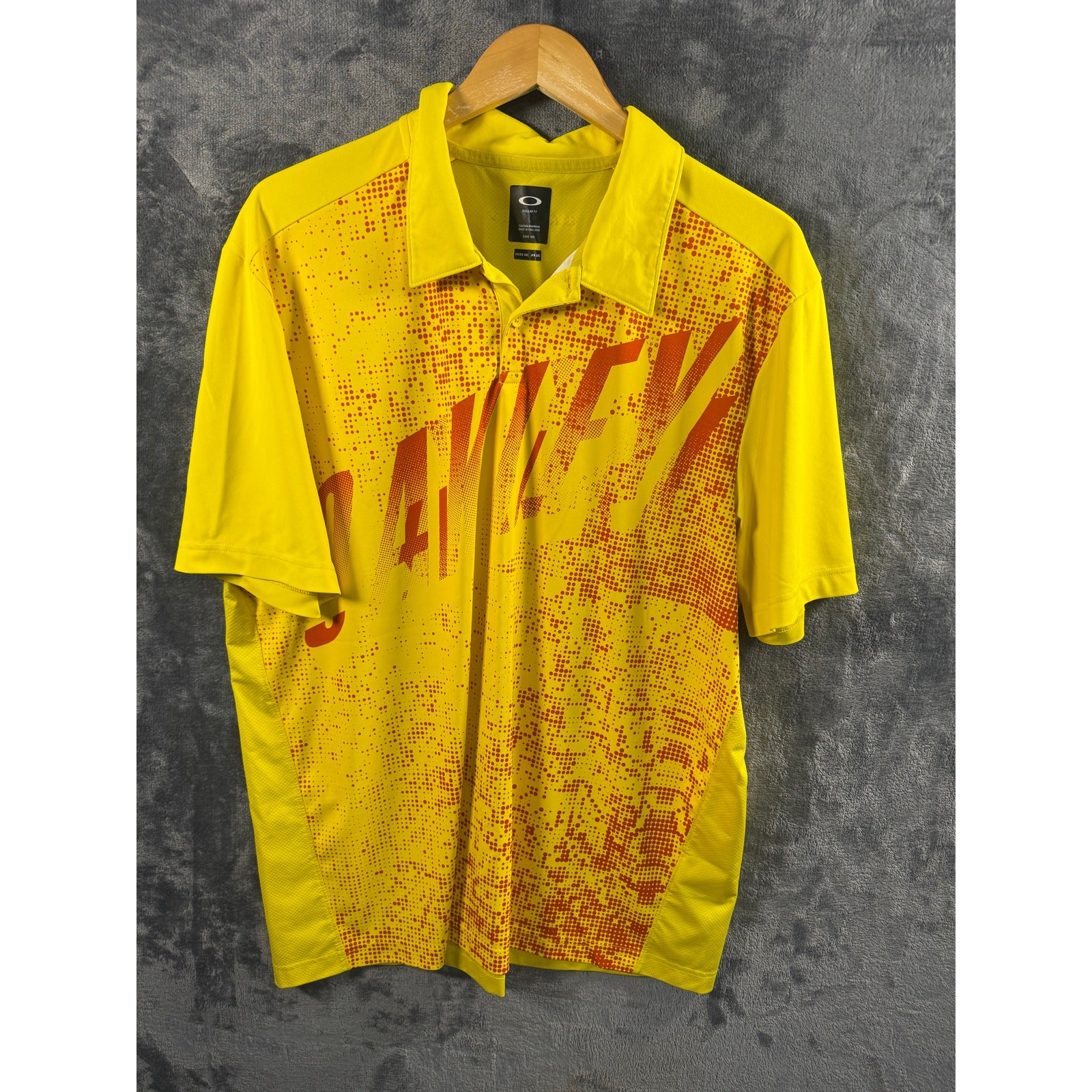 Oakley Intense Light Spirit Golf Polo Shirt Men’s 2XL Bright Yellow/Red gallery