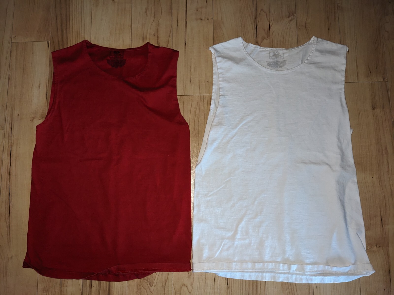 MEN'S ACTIVE ATHLETIC SLEEVELESS SHIRTS LOT BUNDLE: Fruit of the Loom Cutout Gym gallery