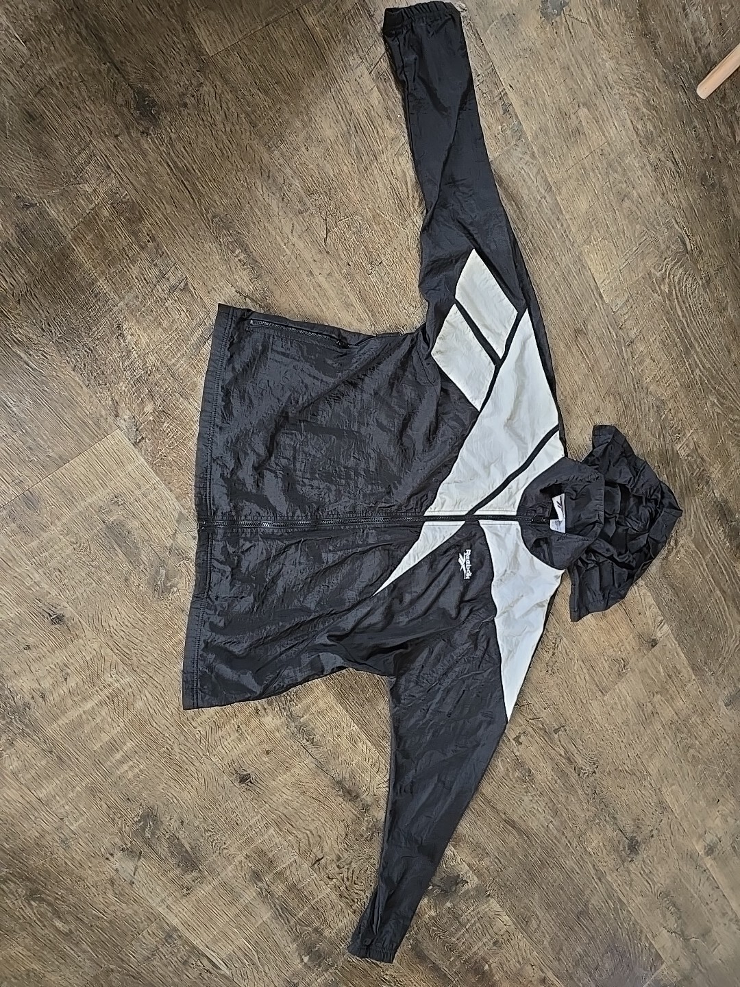 Vintaged Classic 90s Retro Reebok Windbreaker Hidden Hoodie Full Zip Jacket sz L gallery
