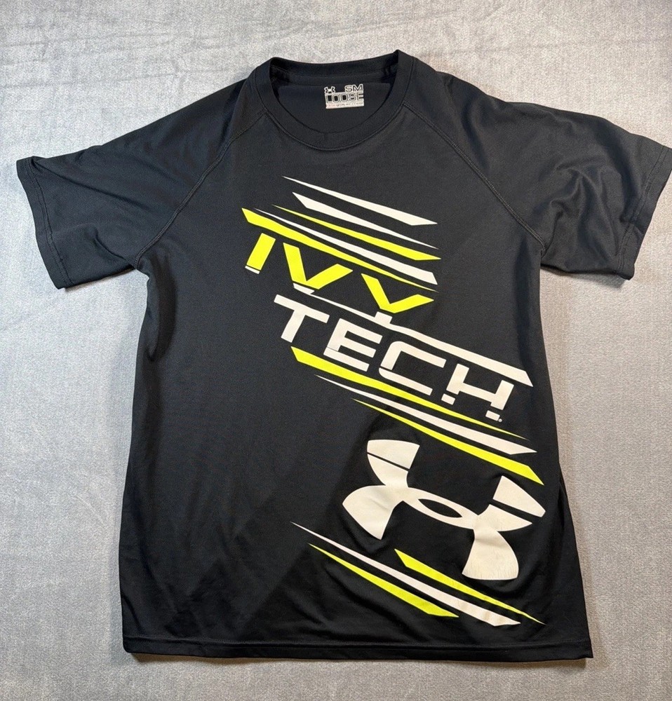 *Men’s Under Armour Loose Fit Ivy Tech Heatgear Shirt Size S