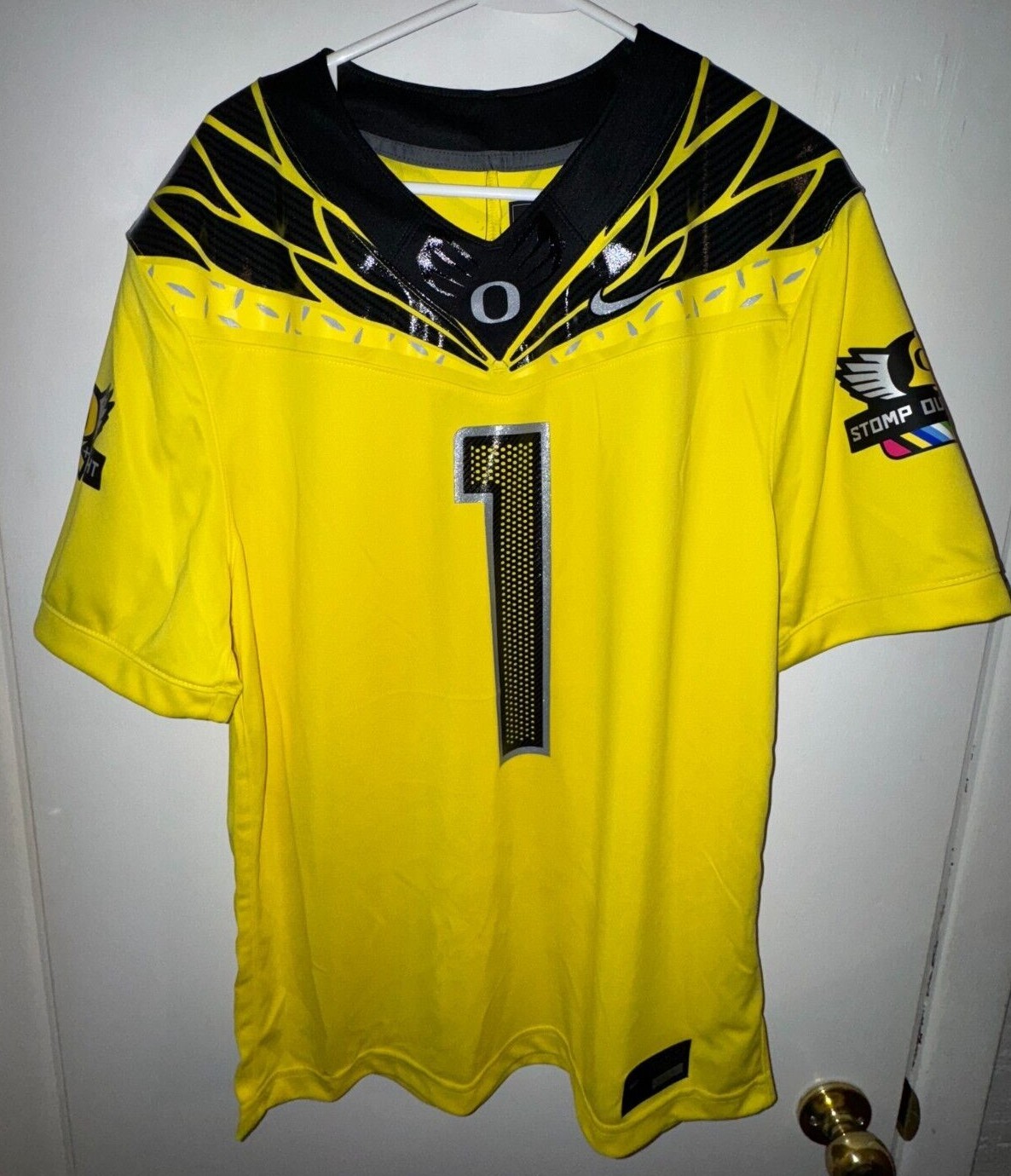 Nike Oregon Ducks Stomp Out Cancer Yellow BCA #1 Football Jersey Men’s L XL New gallery