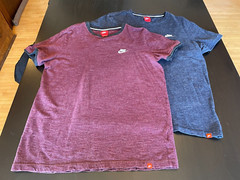 Nike SPTCAS Men’s  Size Large Set of 2 T-Shirts 905404 681 Red and Blue