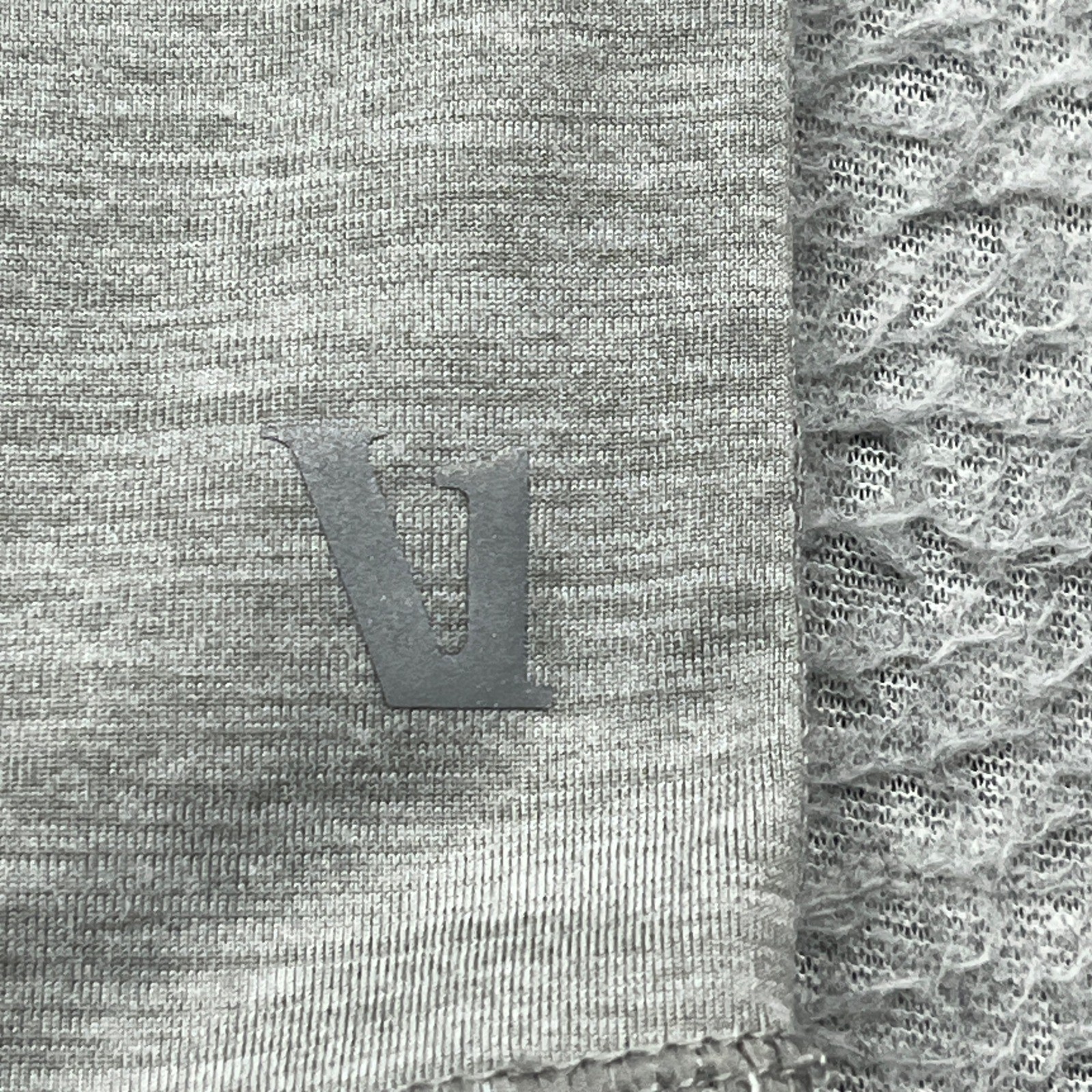 Vuori Ease Performance Half Zip 2.0 Pullover Mens Medium* Gray Activewear V221 gallery