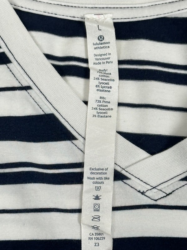 Lululemon Vent Tech Mens Size LARGE White striped Short Sleeve T shirt PERU MADE gallery