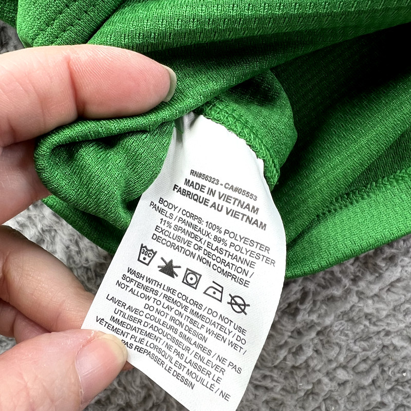 Nike Fit Dry athletic 1/4 zip top, RN56323 mock neck Green Michigan XL Logo gallery