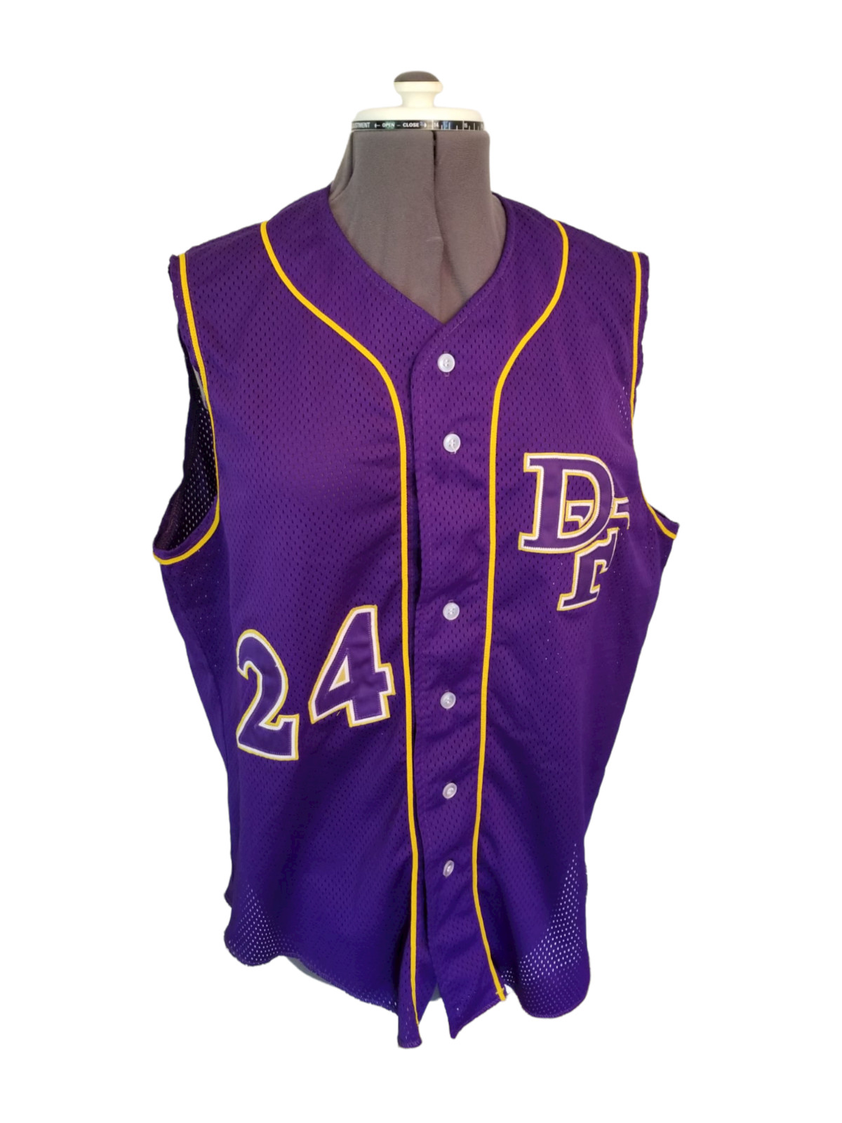 Wilson DF 24 Sleeveless Men's Shirt Size XL Length 29 in Pit to Pit 25 in gallery