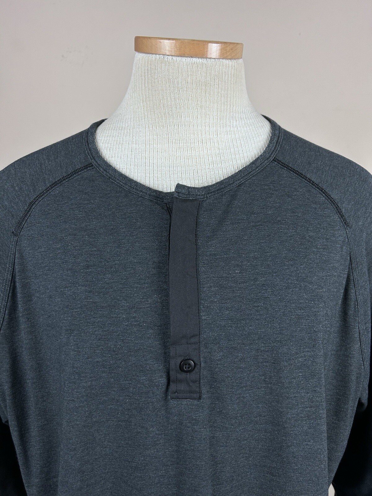 Lululemon Dark Gray Henley Shirt Long Sleeve Men’s SEE MEASUREMENTS gallery