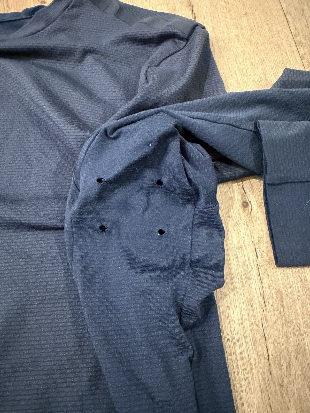 Lululemon Men's MediumLong Sleeve Vent Tech 1.0 Older Superior LuluLemon Quality gallery