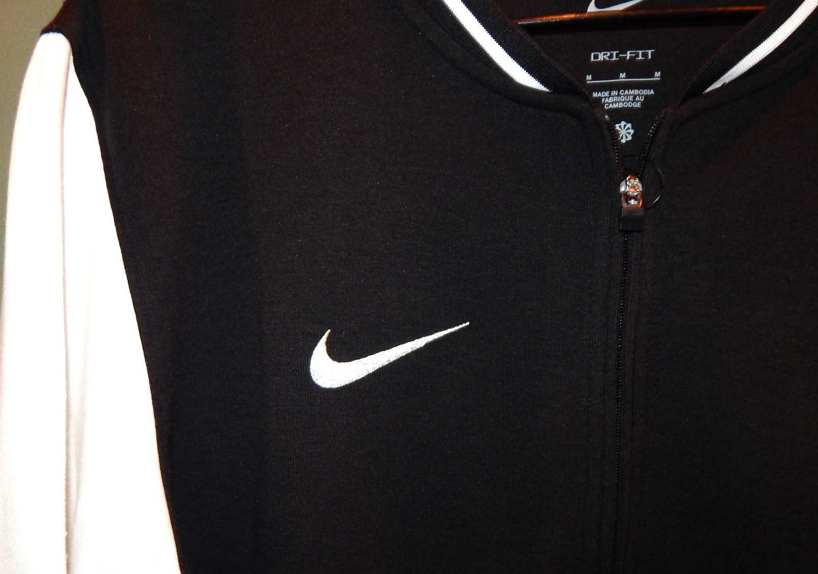 Nike Men's Dri-Fit 1/4 Zip Pull Over Top Size M FJ9549-010 Black / White gallery