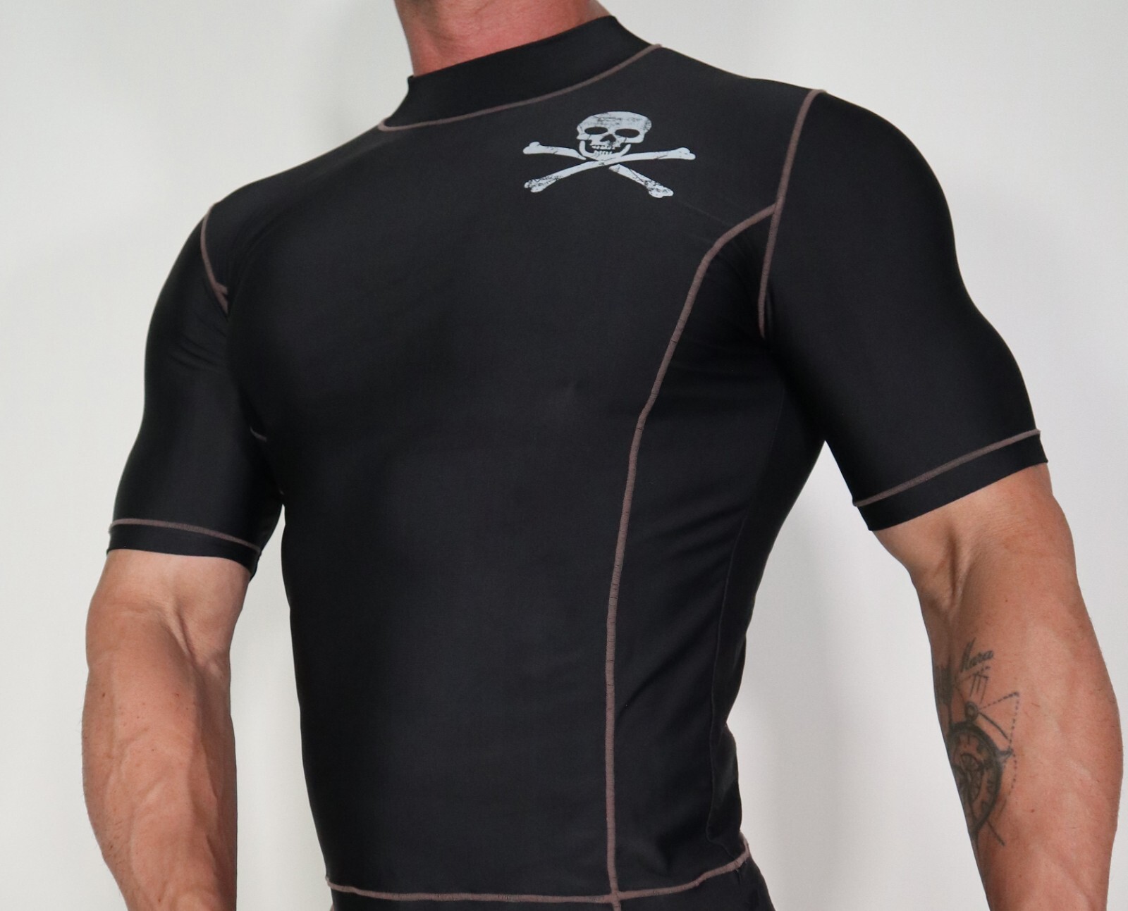 MEN'S BLACK SKULL & BONE SHIRT SIZE XL gallery