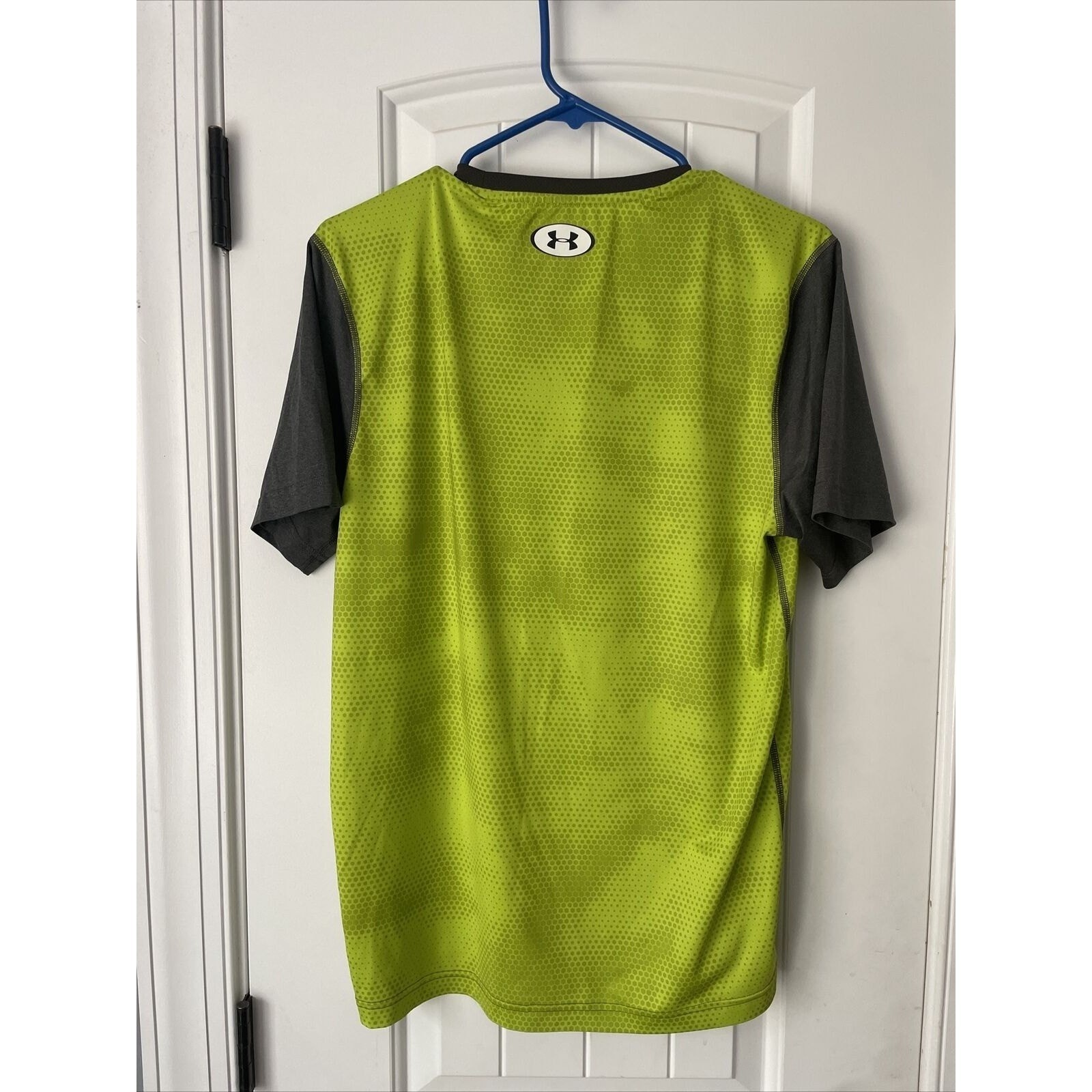 UNDER ARMOUR Gray & Neon Yellow ATHLETIC Fitted HEAT GEAR Shirt Size M gallery