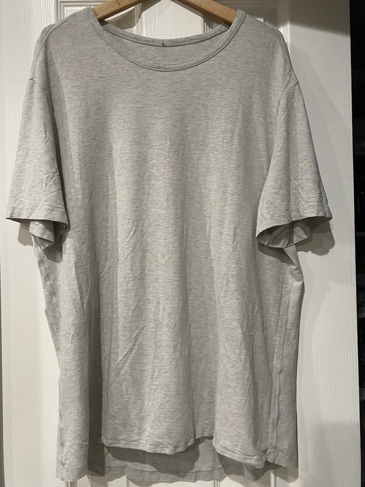 Lululemon Lightweight Soft Crew Neck Basic Men’s Tshirt SzL gallery