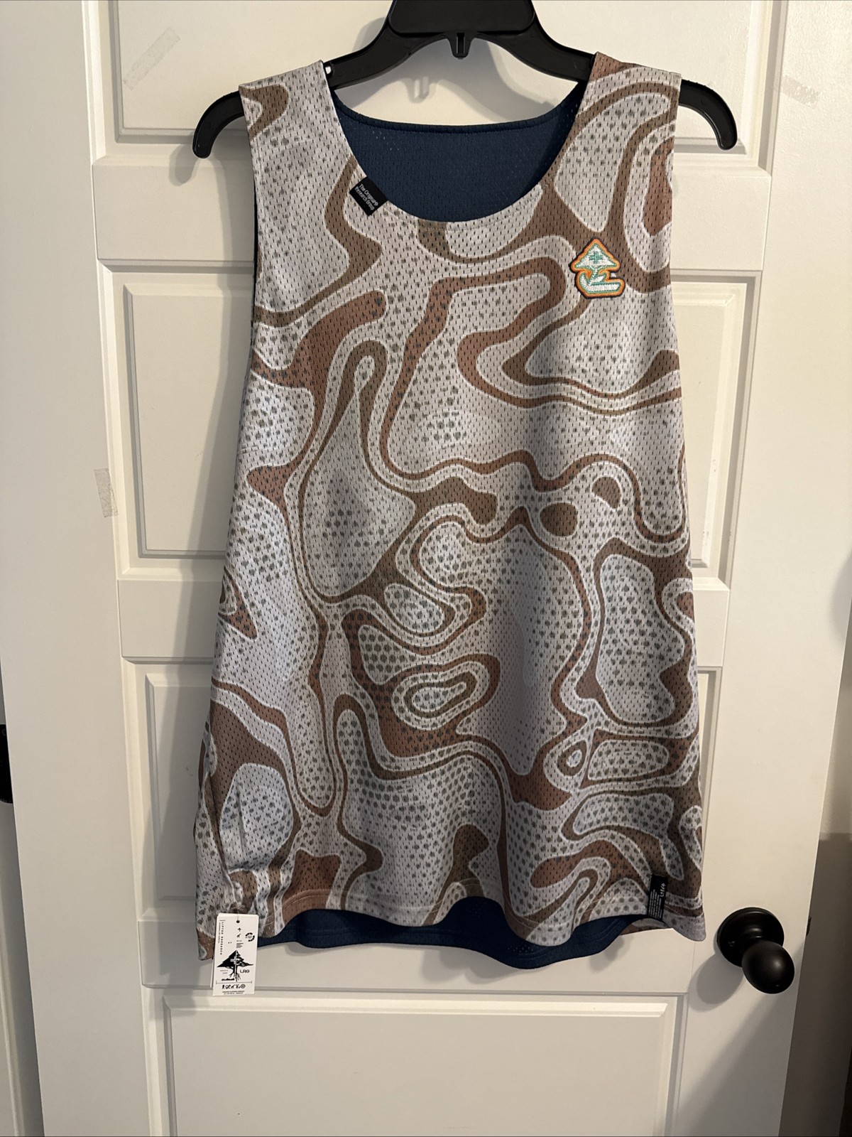 NWT IRG Trailhead Reversible Mesh Men Tank Blue And Green Print Size L gallery