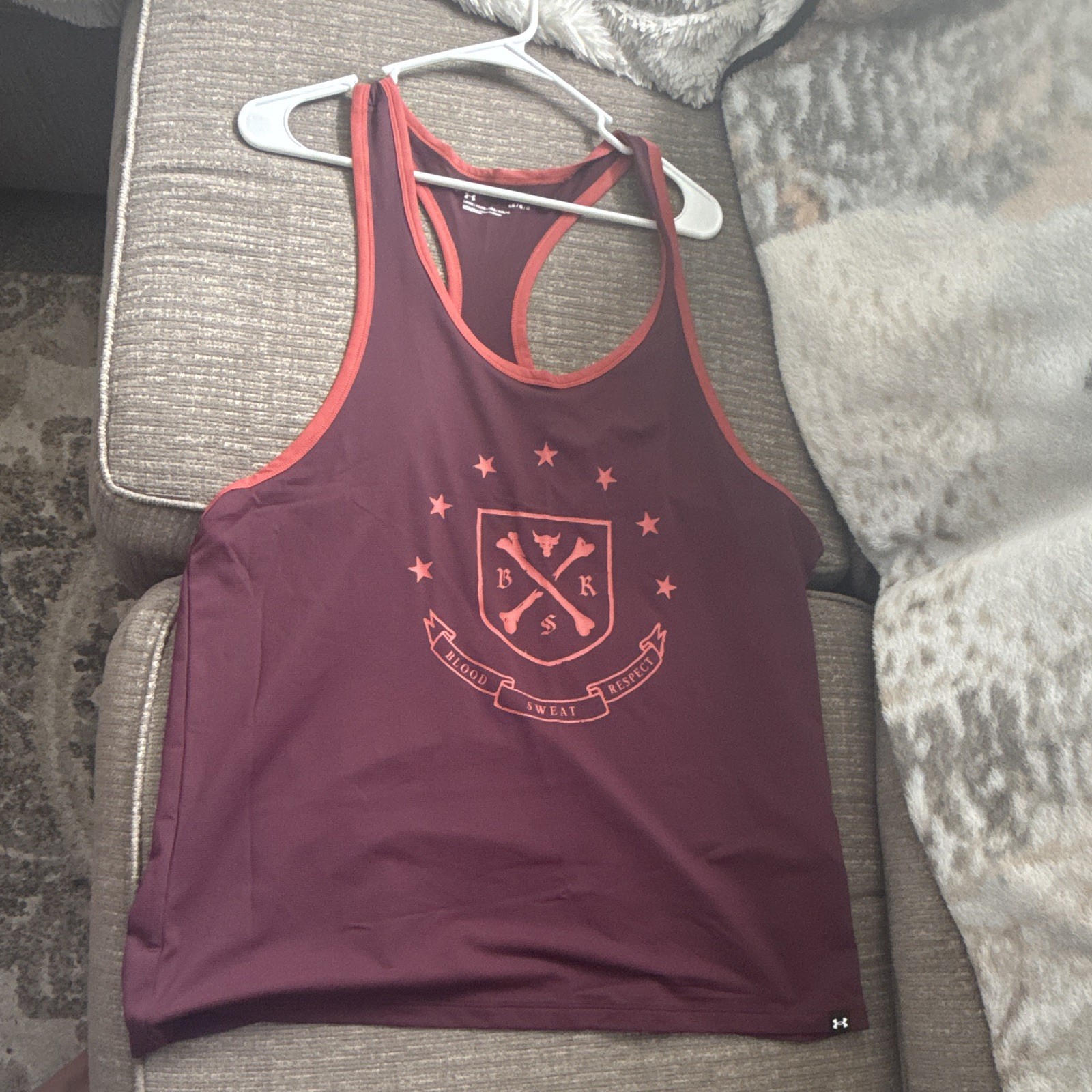 Under Armour Rock Men’s Burgundy/Coral Racerback Tank L Loose Mesh Scoop Neck gallery