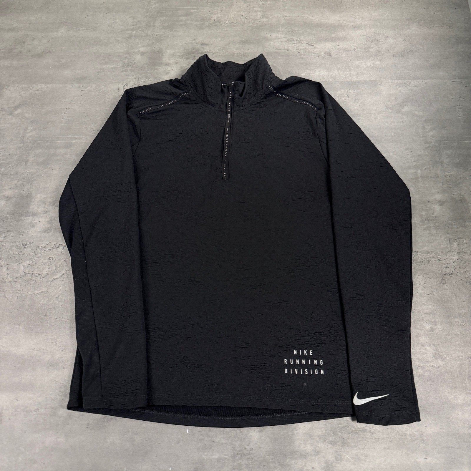 Nike Running Division Pullover Mens S Black Dri-FIT 1/4 Zip Textured DA0430 Gym gallery