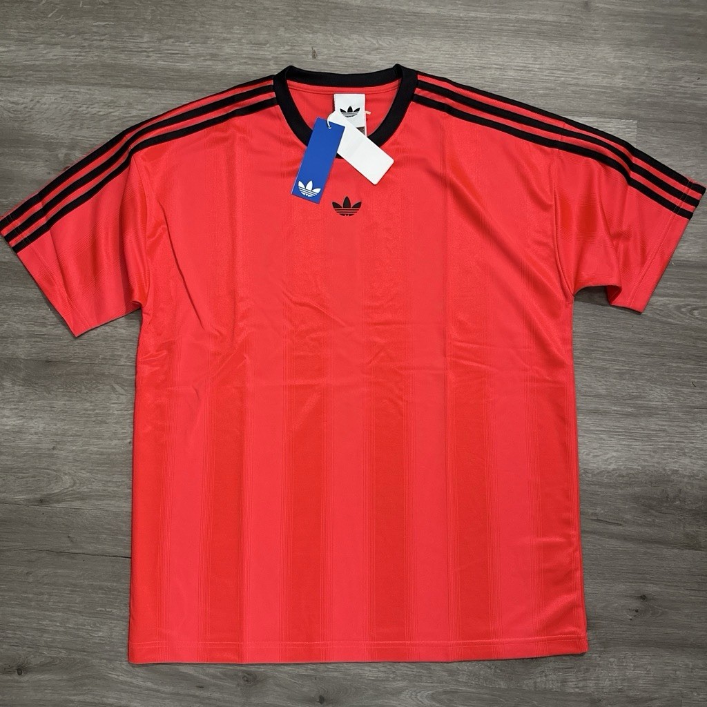 adidas Originals Men's Red/Black Jacquard Logo T-Shirt Size M Crew Neck JW5881 gallery