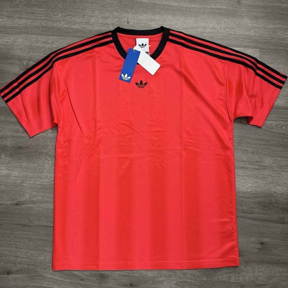 adidas Originals Men's Red/Black Jacquard Logo T-Shirt Size M Crew Neck JW5881