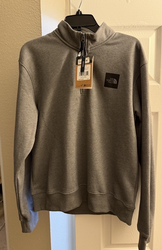 The North Face Heather Gray 1/4 Zip Mens Size Medium Fleece Pullover NEW W/ Tags gallery
