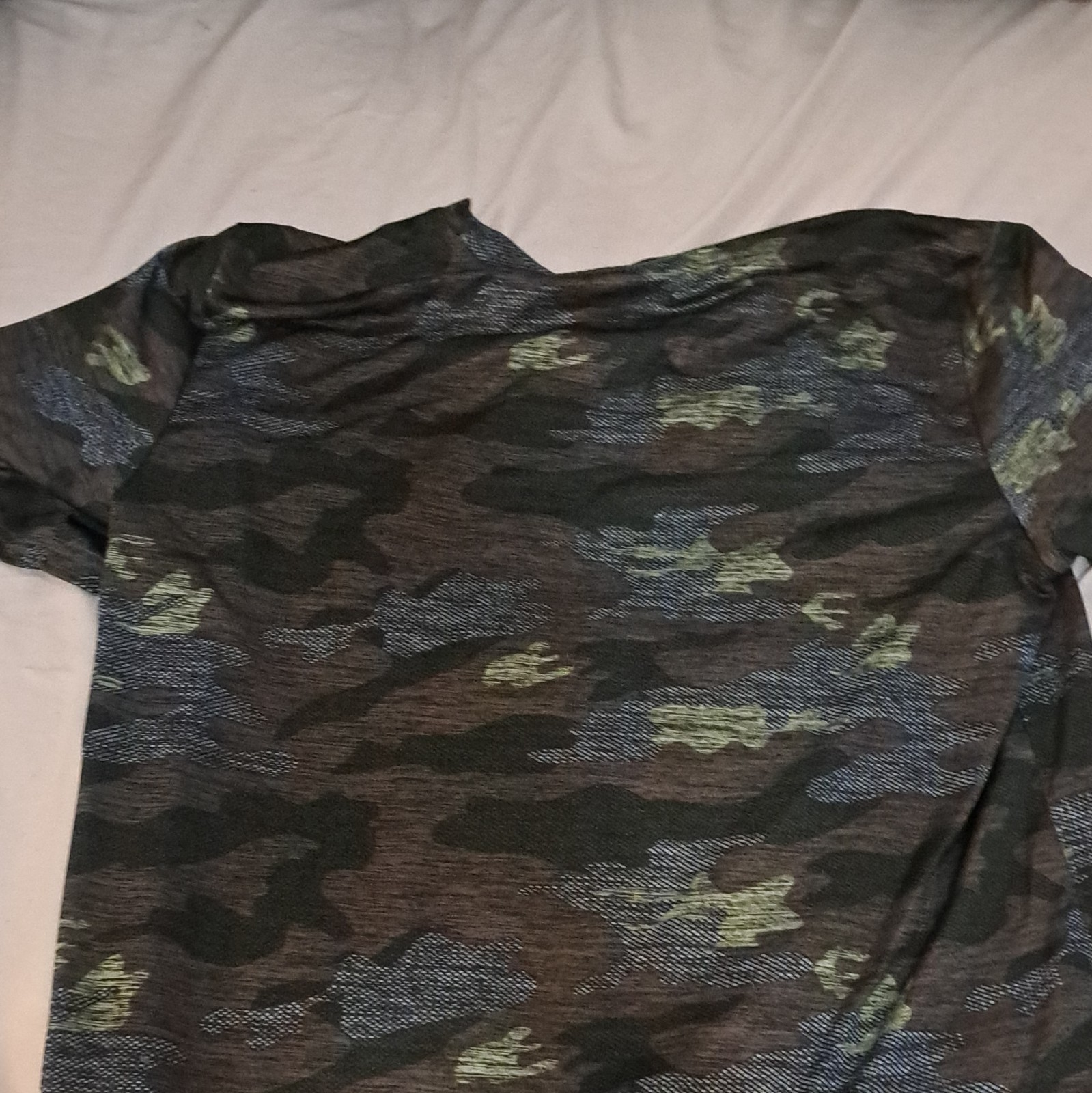 BCG Teens L Short Sleeve Camouflage Green Gray Crew Neck Activewear T-Shirt gallery