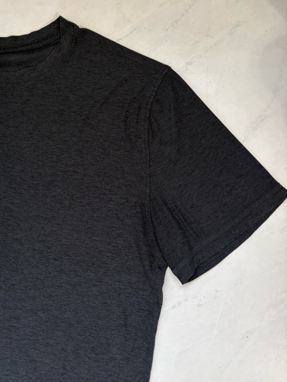 Vuori Men’s Heathered Gray Short Sleeve Tee Shirt Gym Active Running Neutral gallery