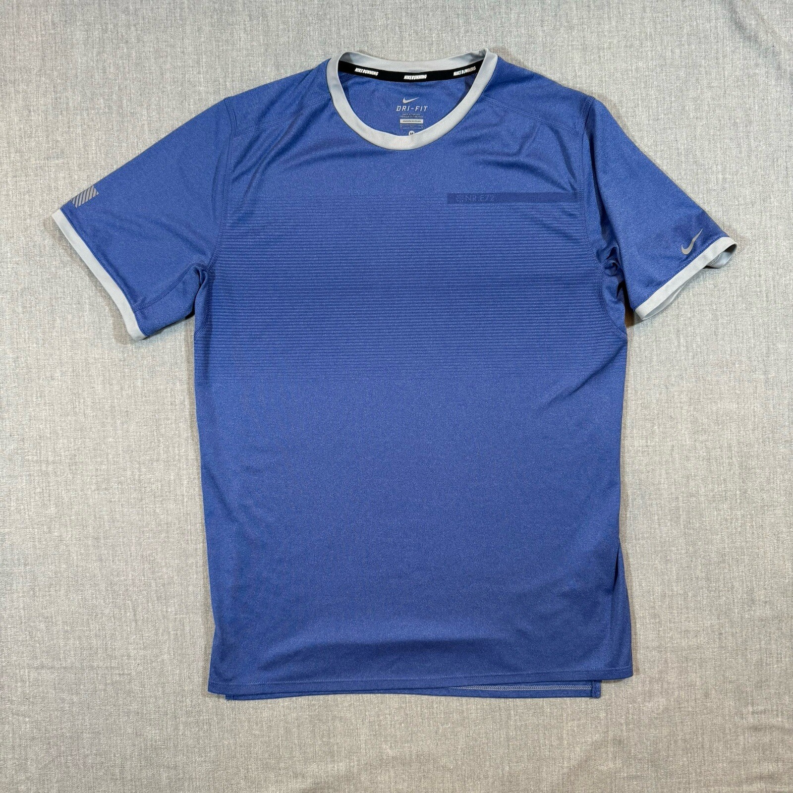 Nike Running Shirt Men's Medium Dri-Fit Jogging Active Wear Lightweight Gym gallery