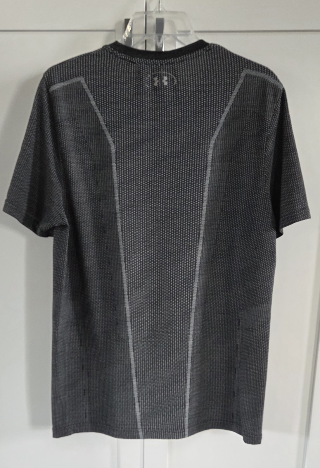 Under Armour Threadborne Size MD Men's HeatGear T-Shirt – Carbon Heather/Black gallery