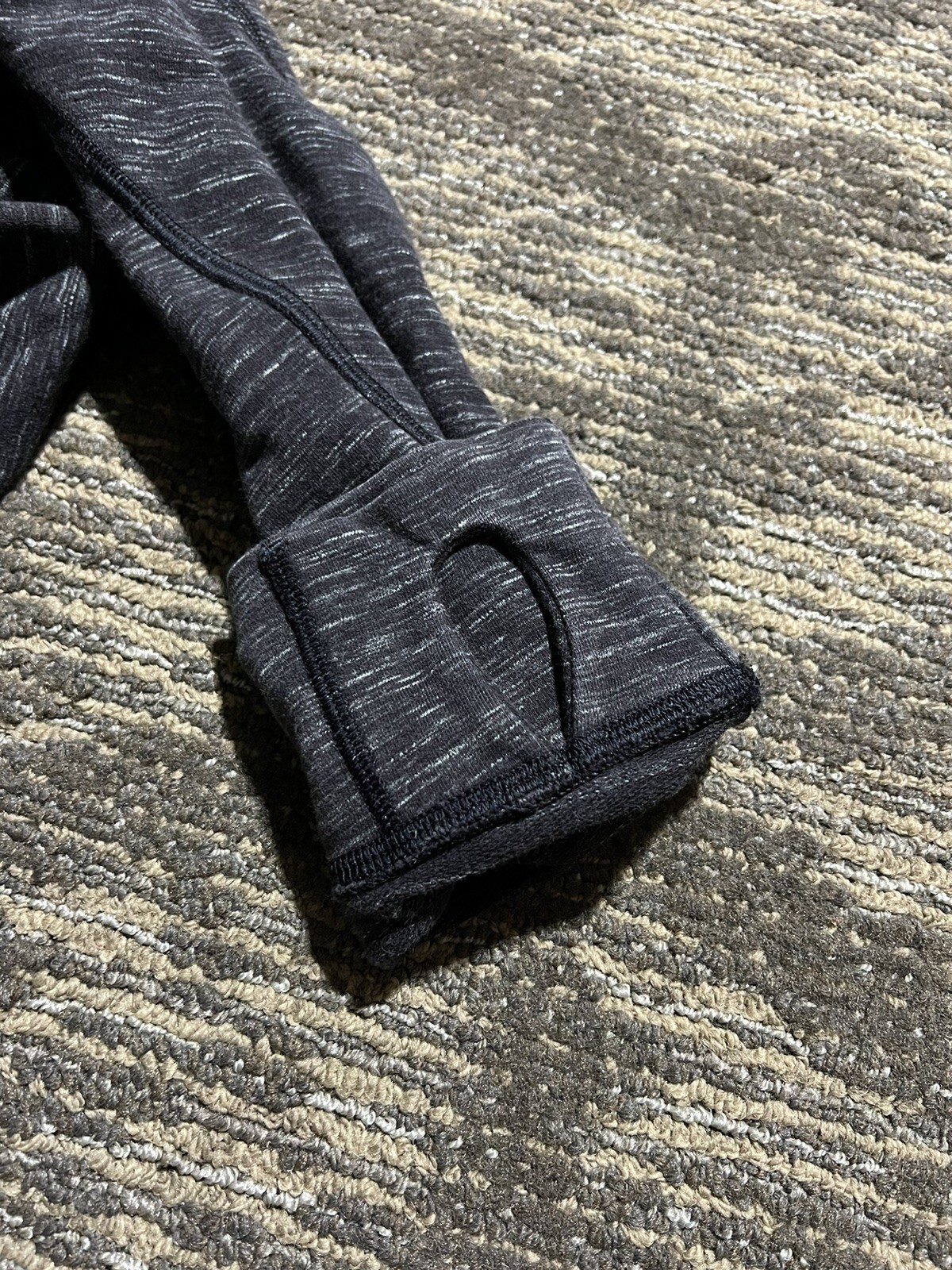 Lululemon Transit Long Sleeve V-Neck Marled Black Heavy Pullover Mens S gallery