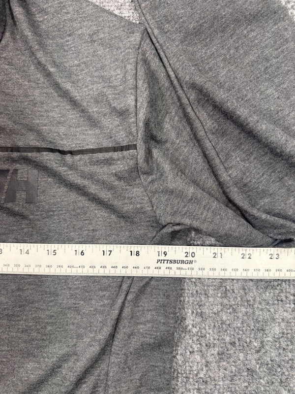Helly Hansen Men's Pullover Size Large Heather Gray Midlayers 1/2 Zip gallery