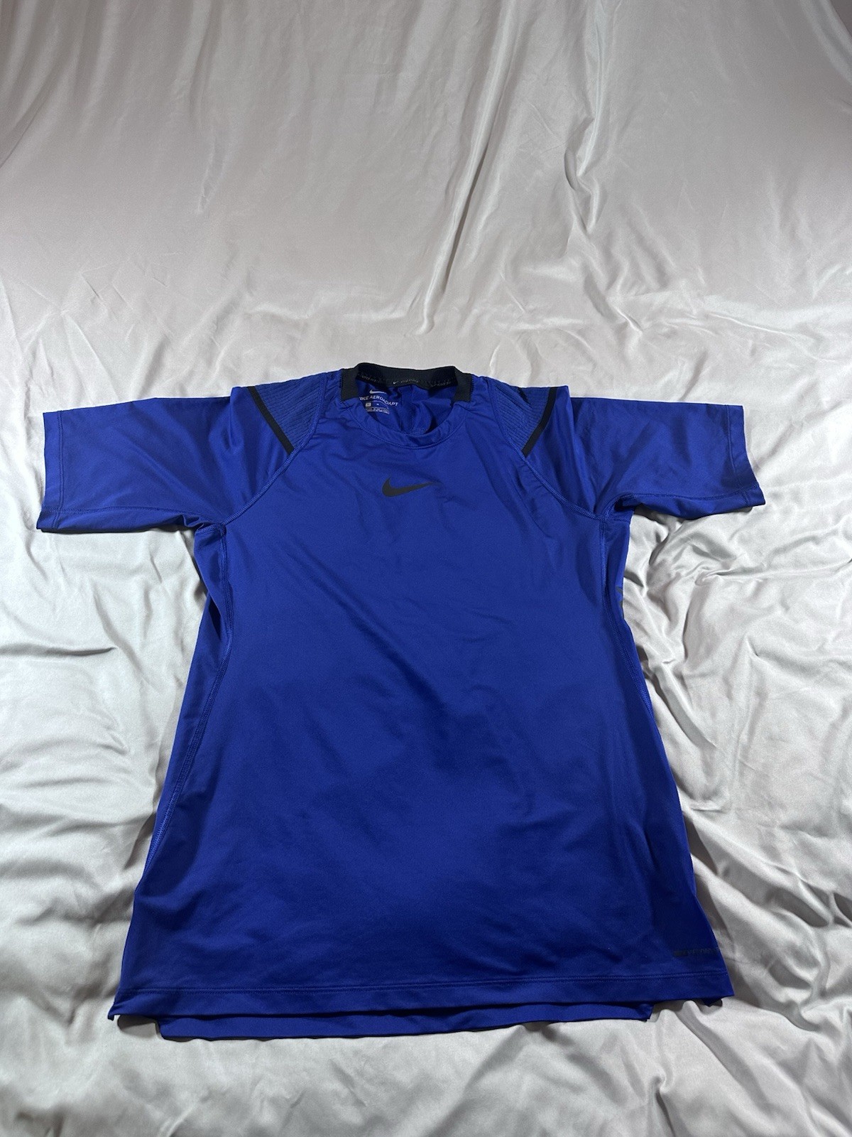 Nike Pro AeroAdapt Mens Medium Short Sleeve Training Top Royal Blue BV5510-455 gallery