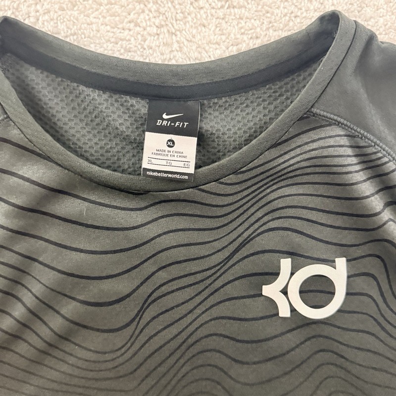 NIKE KEVIN DURANT (KD) FEARLESS DRI-FIT LONG SLEEVE BASKETBALL SHIRT SIZE XL gallery