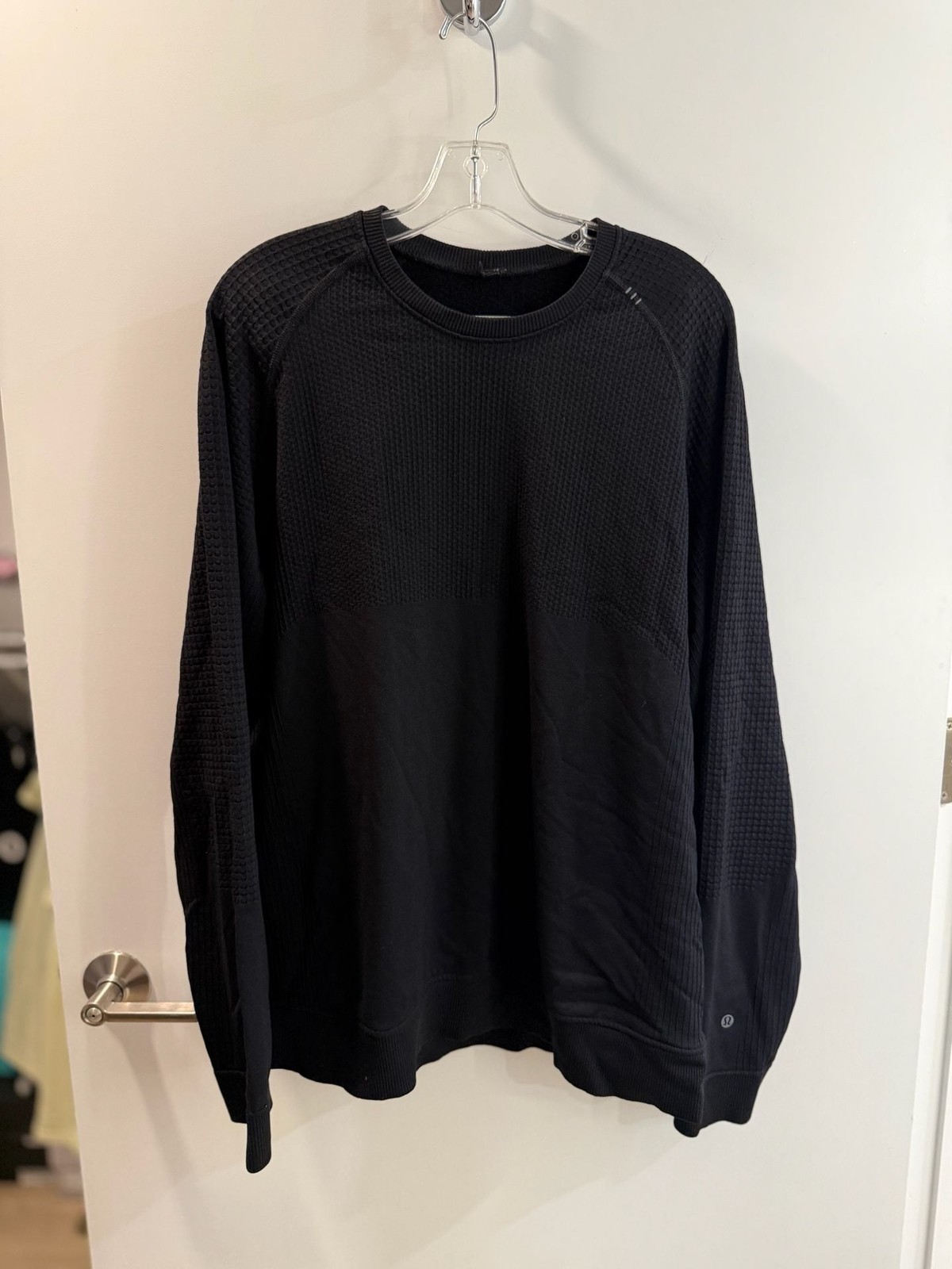 Lululemon Engineered Warmth Long-Sleeve Crew Black gallery