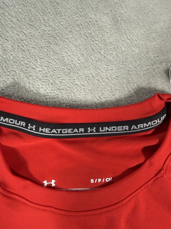 Under Armour Heatgear Compression Short Sleeve Shirt Mens Small Red Active Wear gallery