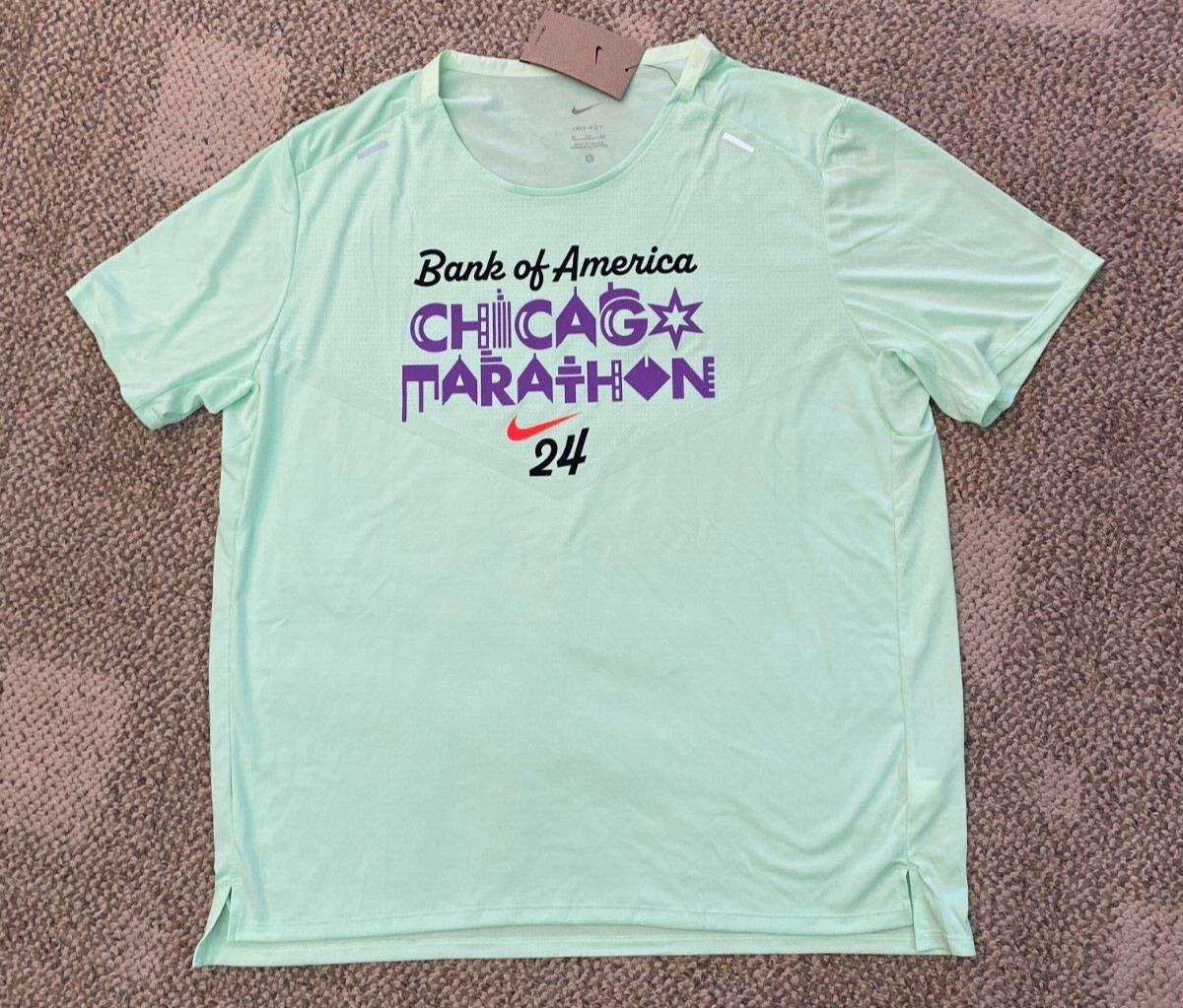 Nike Running Shirt Chicago Marathon 24 FV6329-376 Green Mens XL gallery