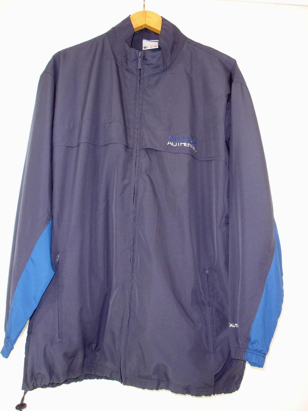 REEBOK AUTHENTIC MENS L DARK BLUE LIGHT BLUE STRIPE FULL ZIP TRACK TOP gallery