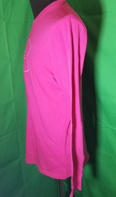 Under Armour Men Medium Crewneck Long Sleeve Loose Pink Cancer Awareness gallery