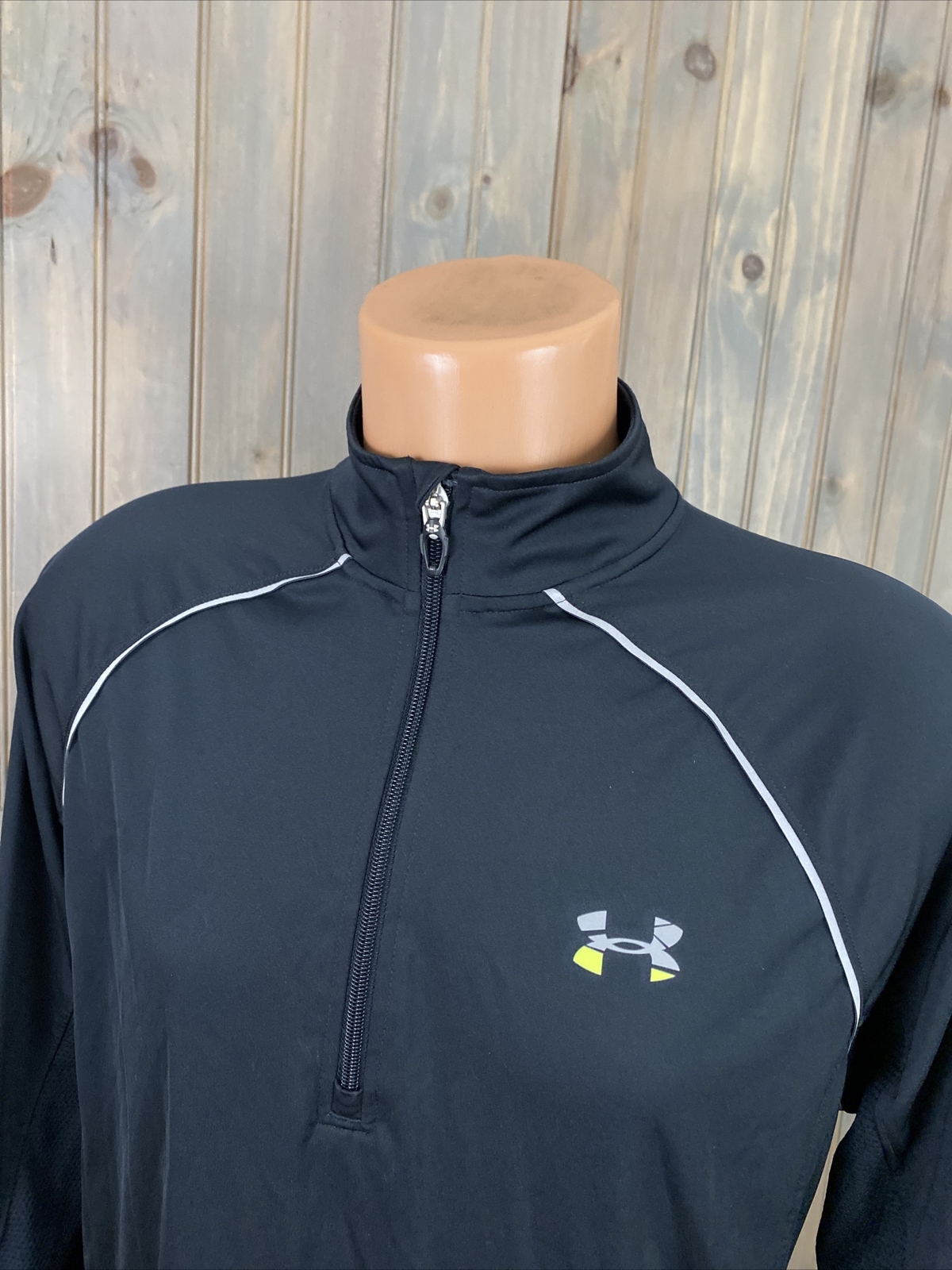 UNDER ARMOUR Black 1/2 Zip Sz Large Athletic RUN Pullover All Season Gear gallery