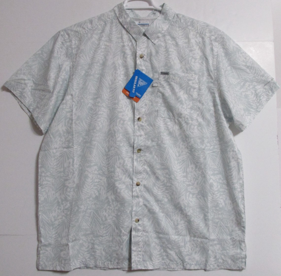 Men's Columbia Super Bluefin Winds Short Sleeve Camp Shirt Size X-LARGE gallery
