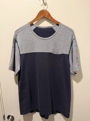 Lululemon In Your Element Pocket Tee Shirt Grey/Navy Men’s Large