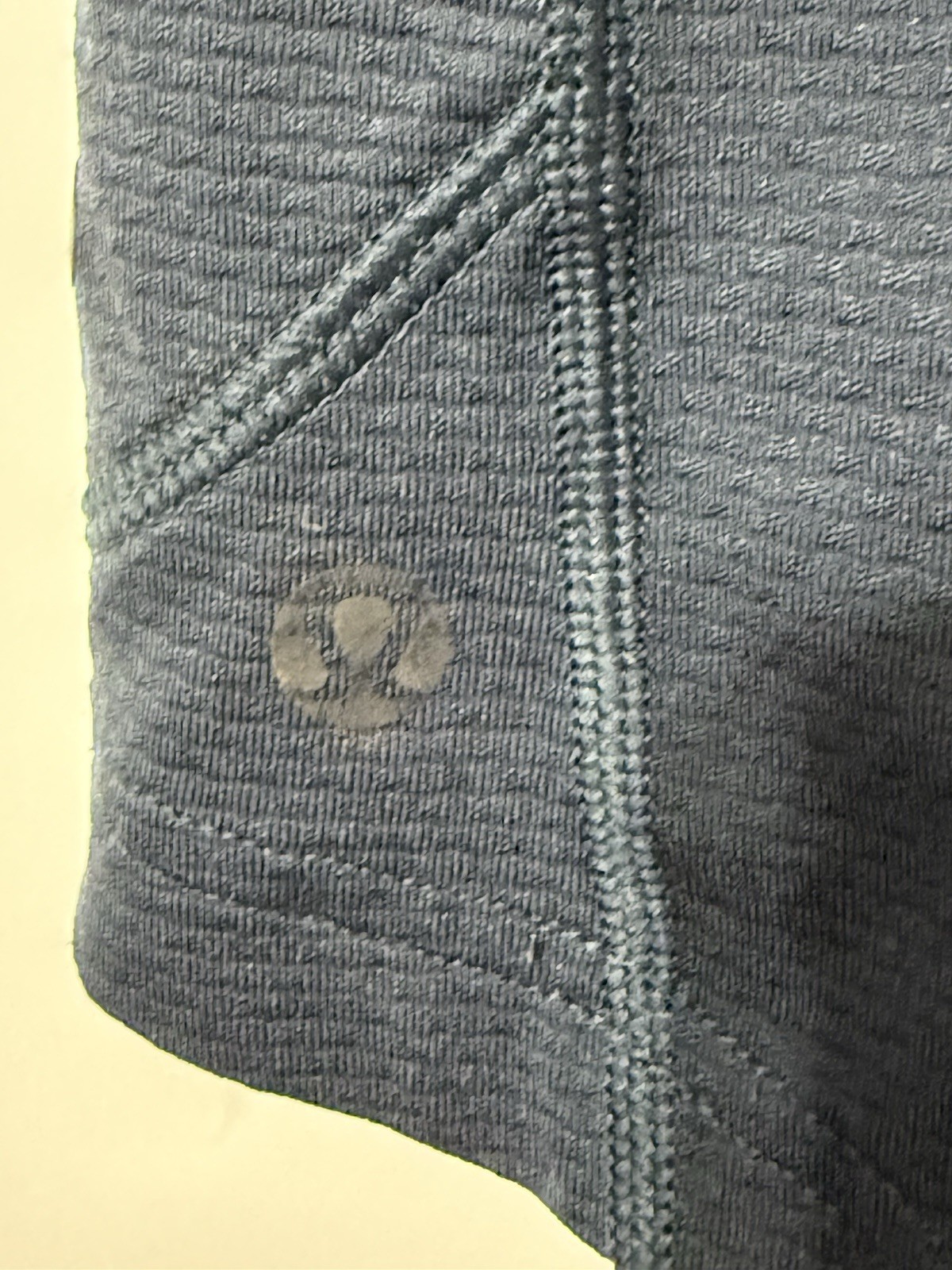 Lululemon Light As Air Technical Running Shirt Men’s Medium Blue Reflective gallery