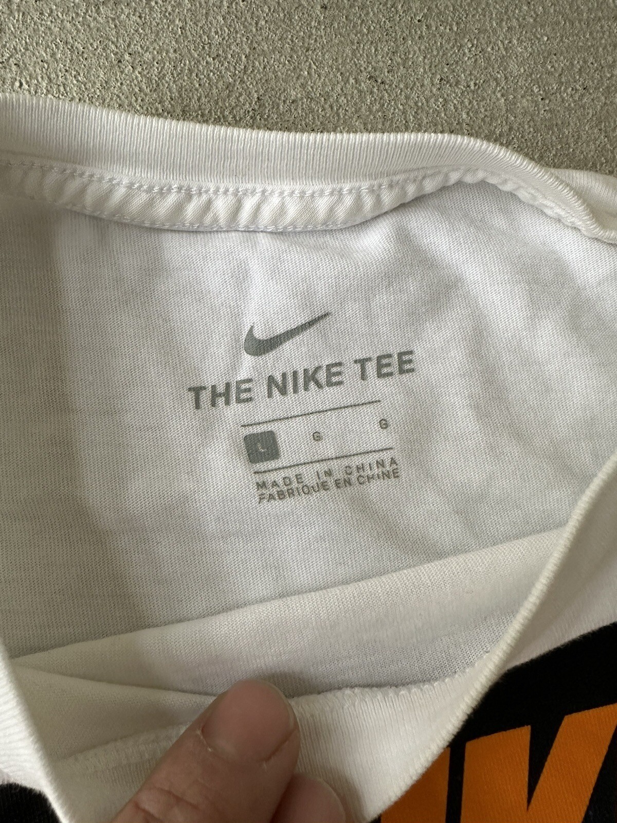The Nike TEE BRIGHT CERAMIC GRAPHIC LONG SLEEVE TEE TOP White Large gallery