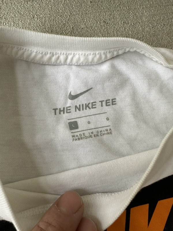 The Nike TEE BRIGHT CERAMIC GRAPHIC LONG SLEEVE TEE TOP White Large gallery