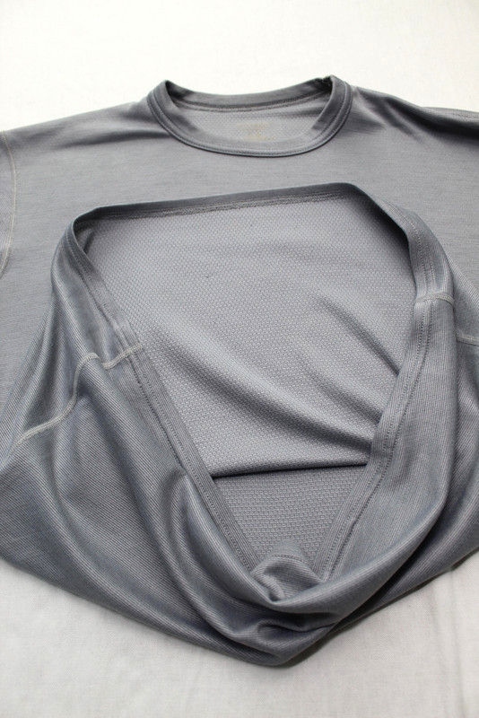 Patagonia Shirt Mens Small Gray Long Sleeve Base Layer Performance Hiking gallery