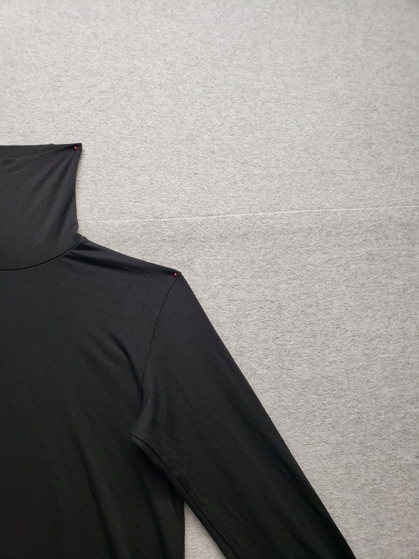 Uniqlo Men Athletic T Shirt S Black Turtleneck Long Sleeve Training Performance gallery