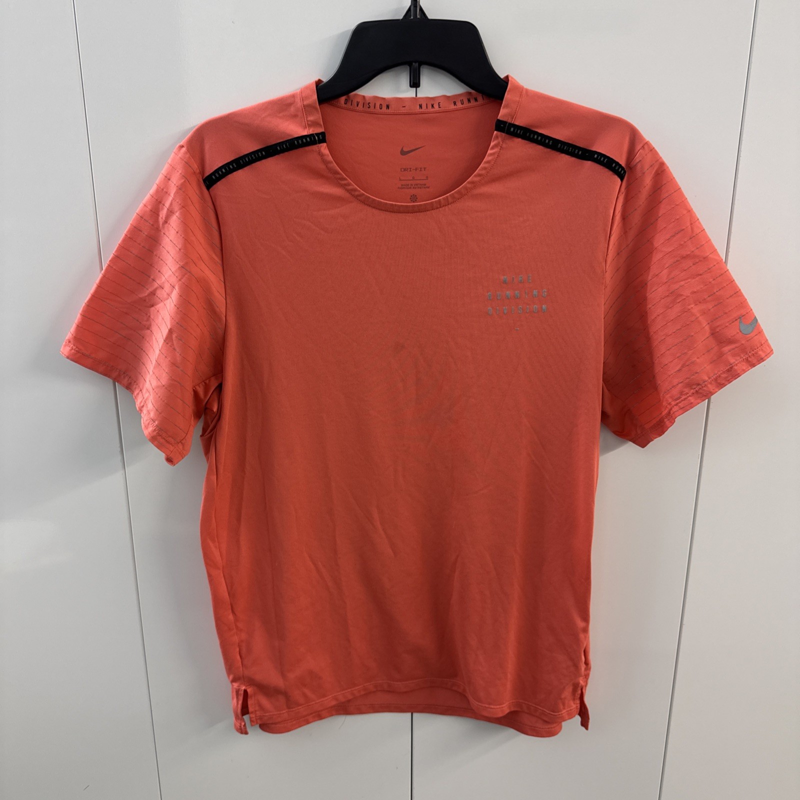 Nike Running Division T Shirt Mens Size Large Reflective Pink gallery