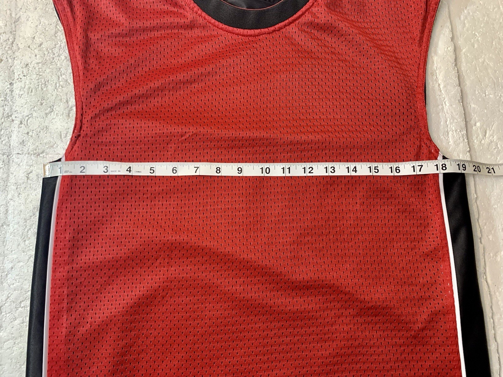 Vintage STARTER Basketball Jersey Men’s Reversible Sleeveless Size S Red/Black gallery