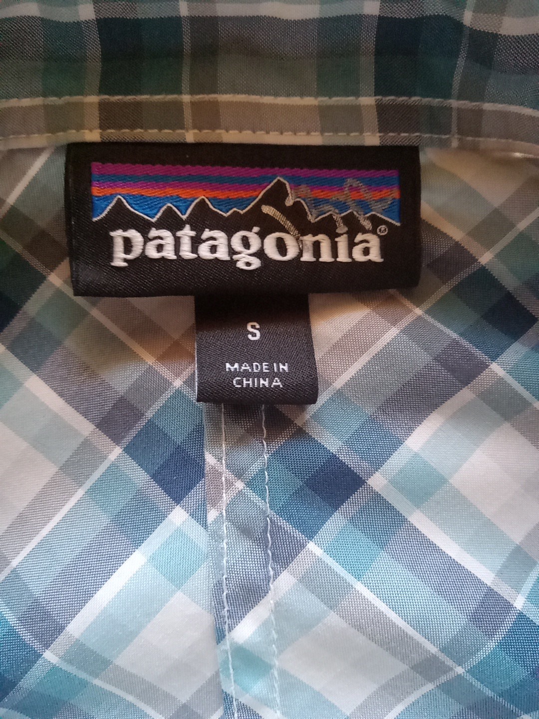 Patagonia Mens Top Small Used Excellent Condition gallery