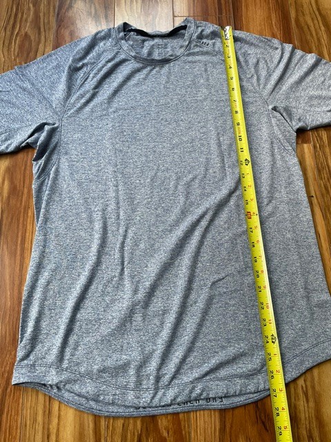 Lululemon Men's Short Sleeve Training Top, Gray, Medium Size gallery