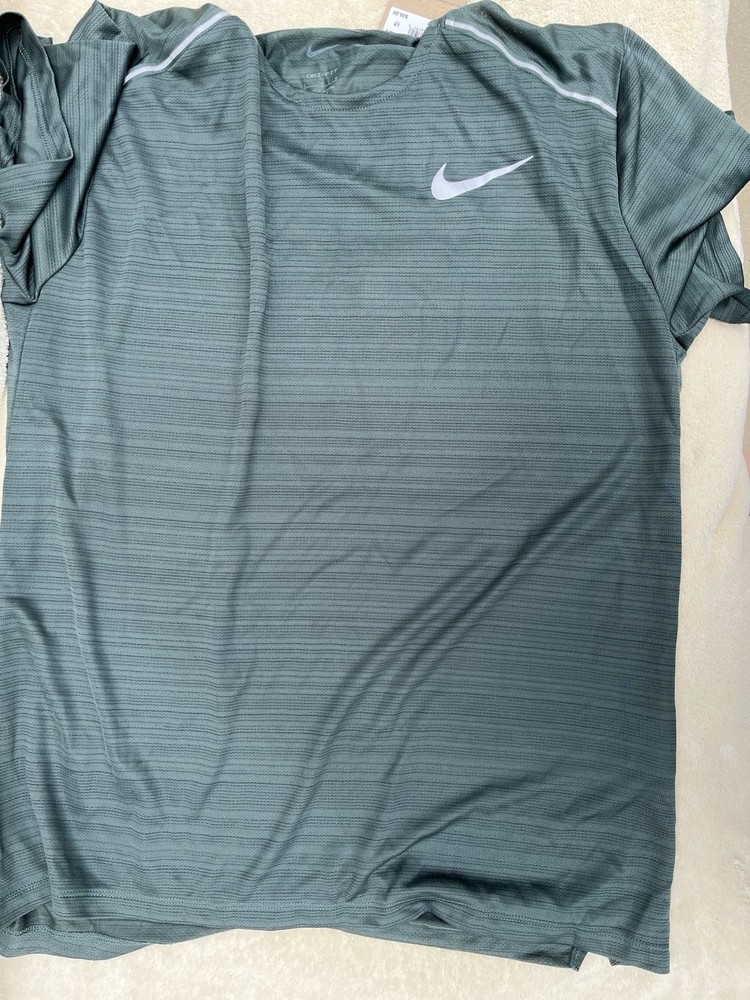 Nike Shirt Mens Large Blue V Neck Short Sleeve Workout Active Run Lift Casual