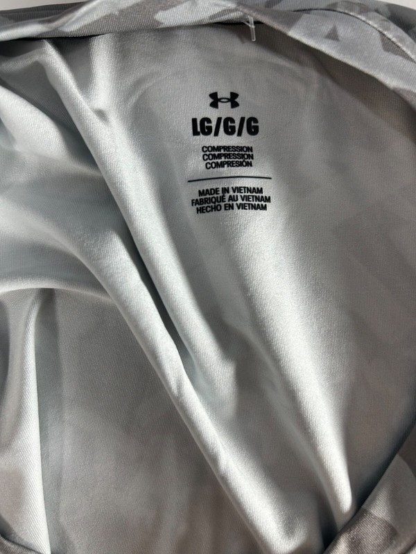 UNDER ARMOUR Alter Ego Smile For The Camera Tank Top Mens L Compression Athletic gallery